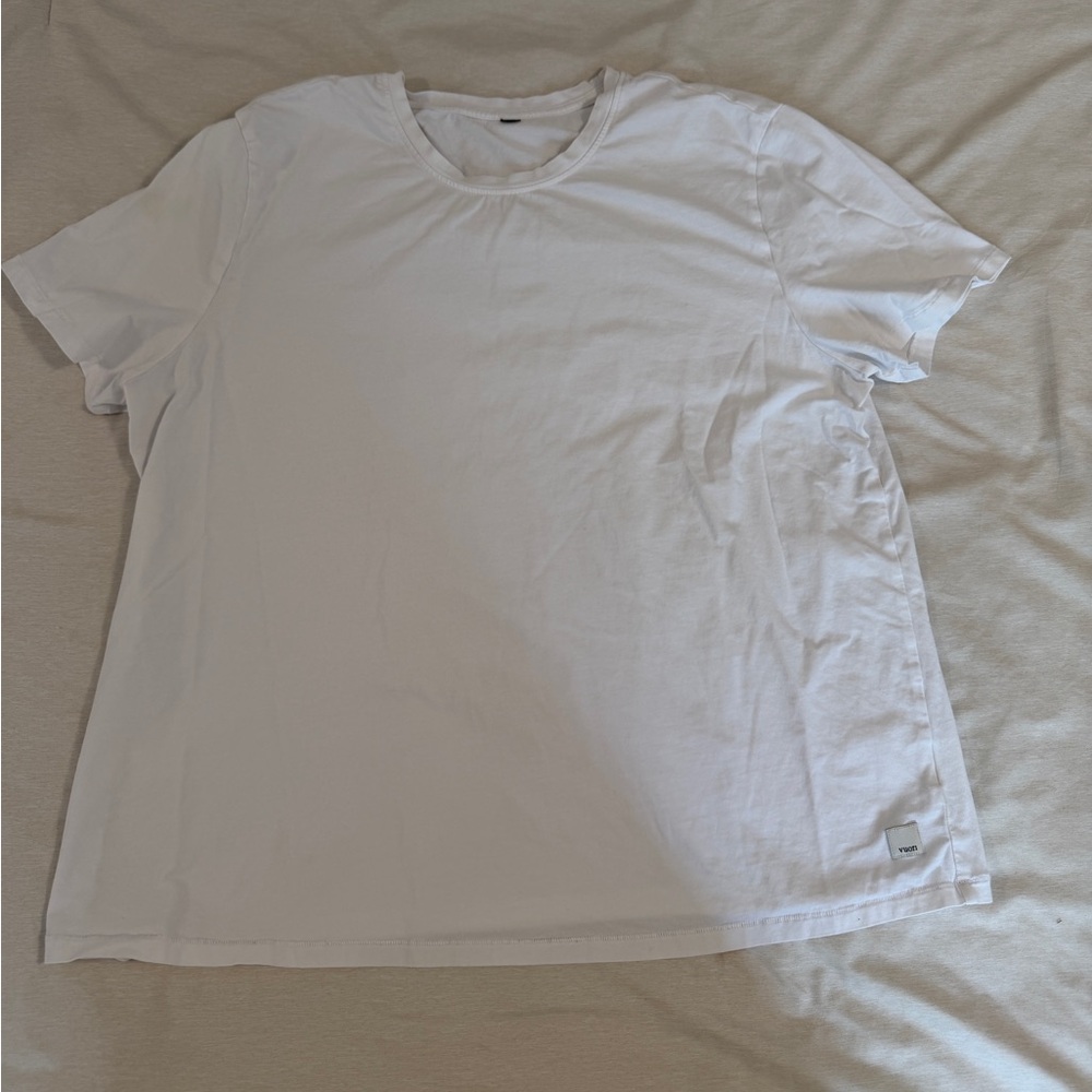 Vuori white tee - long size medium